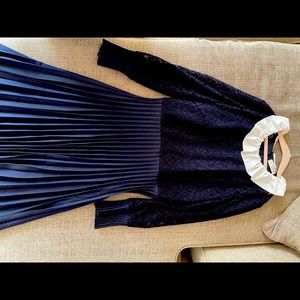 Sandro navy dentelle dress